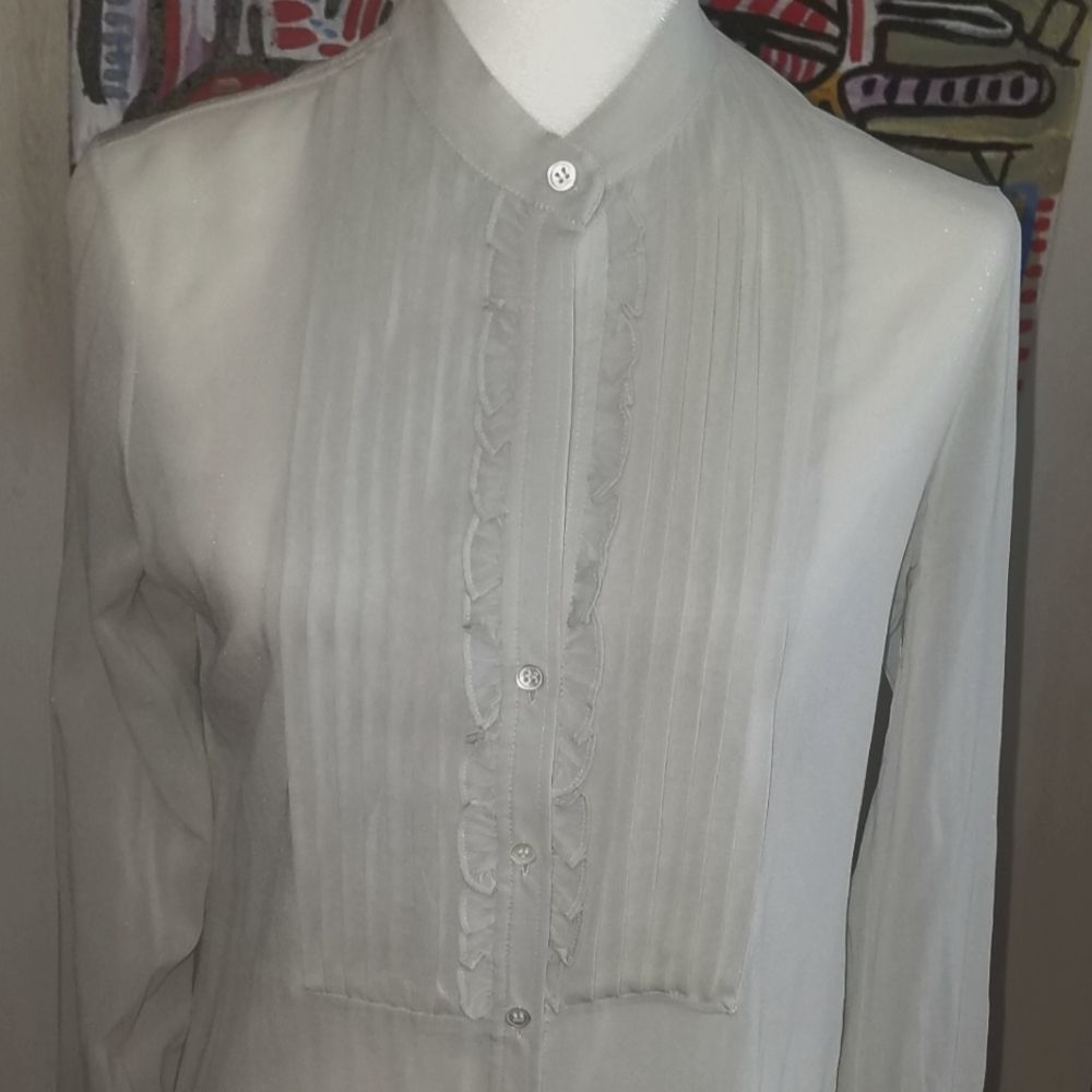 Theory silk blouse perfect condition medium. Cream